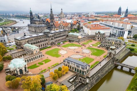 Der Zwinger zählt mit bis zu fünf Millionen Besuchern pro Jahr zu den Wahrzeichen von Dresden. Foto: Robert Michael/dpa