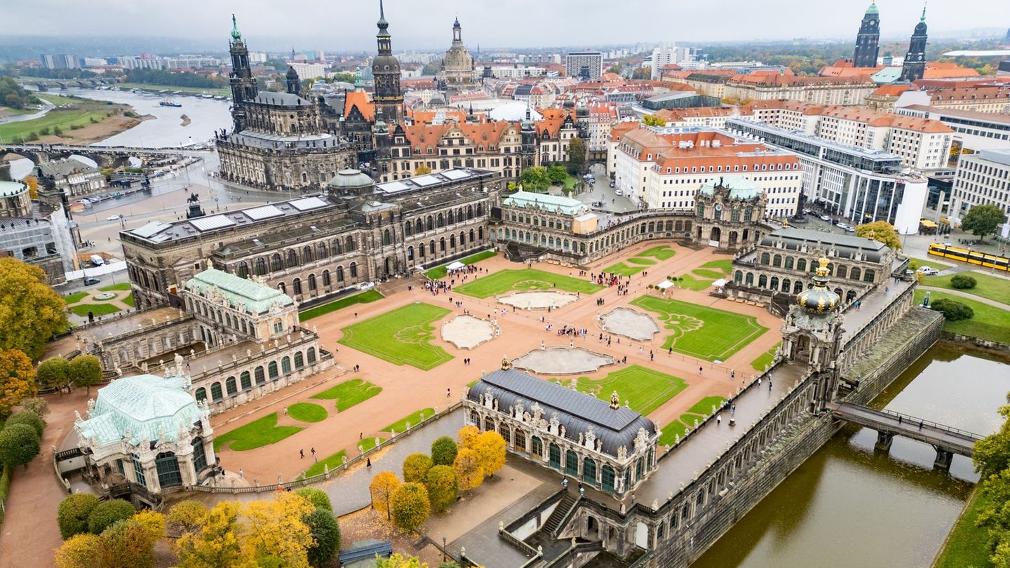 Der Zwinger zählt mit bis zu fünf Millionen Besuchern pro Jahr zu den Wahrzeichen von Dresden. Foto: Robert Michael/dpa