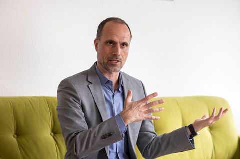 Der rheinland-pfälzische Gesundheitsminister Clemens Hoch (SPD) schlägt eine deutliche Lockerung der Regelungen für Krankschreib