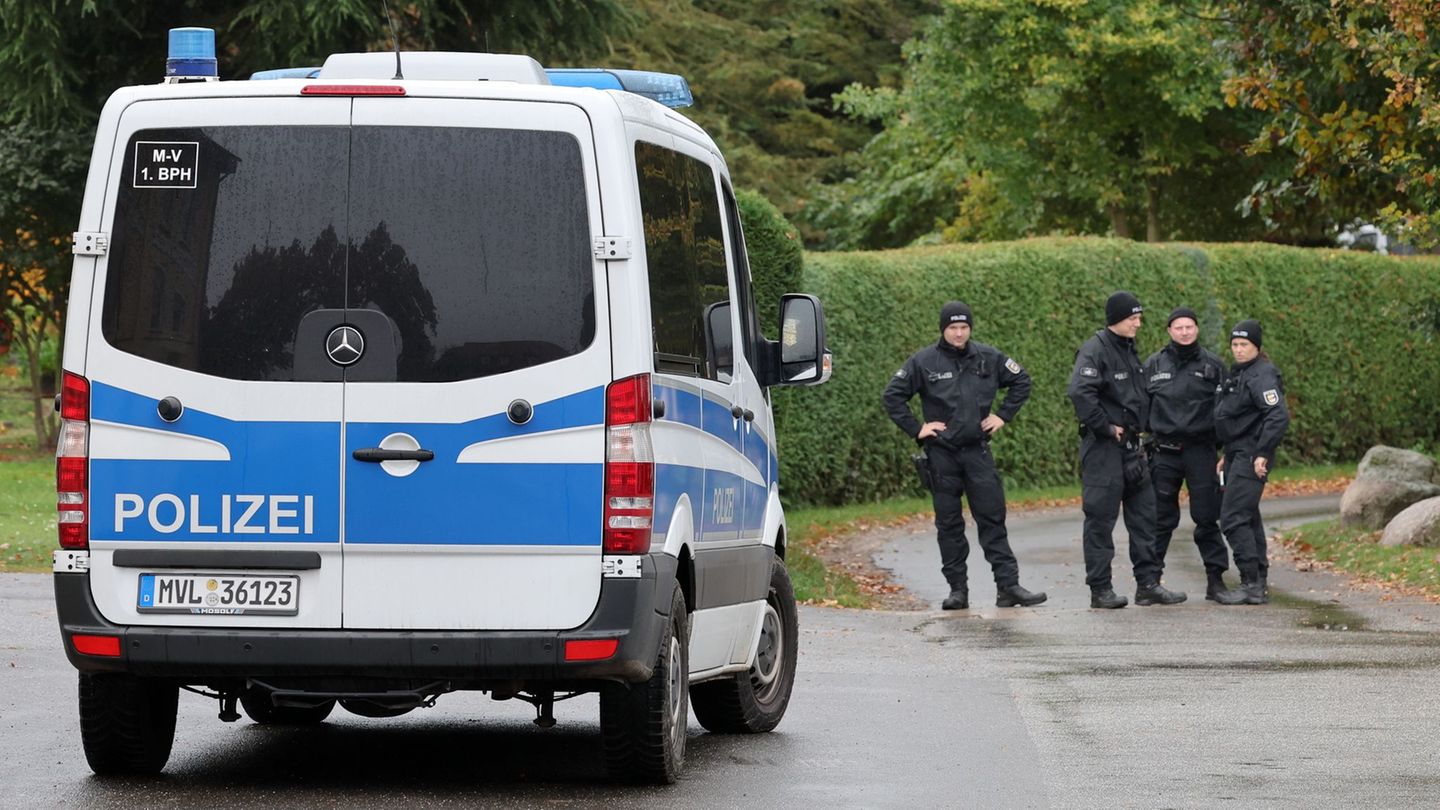 Tagelang hatten zahlreiche Einsatzkräfte fieberhaft nach dem achtjährigen Fabian gesucht. Foto: Bernd Wüstneck/dpa