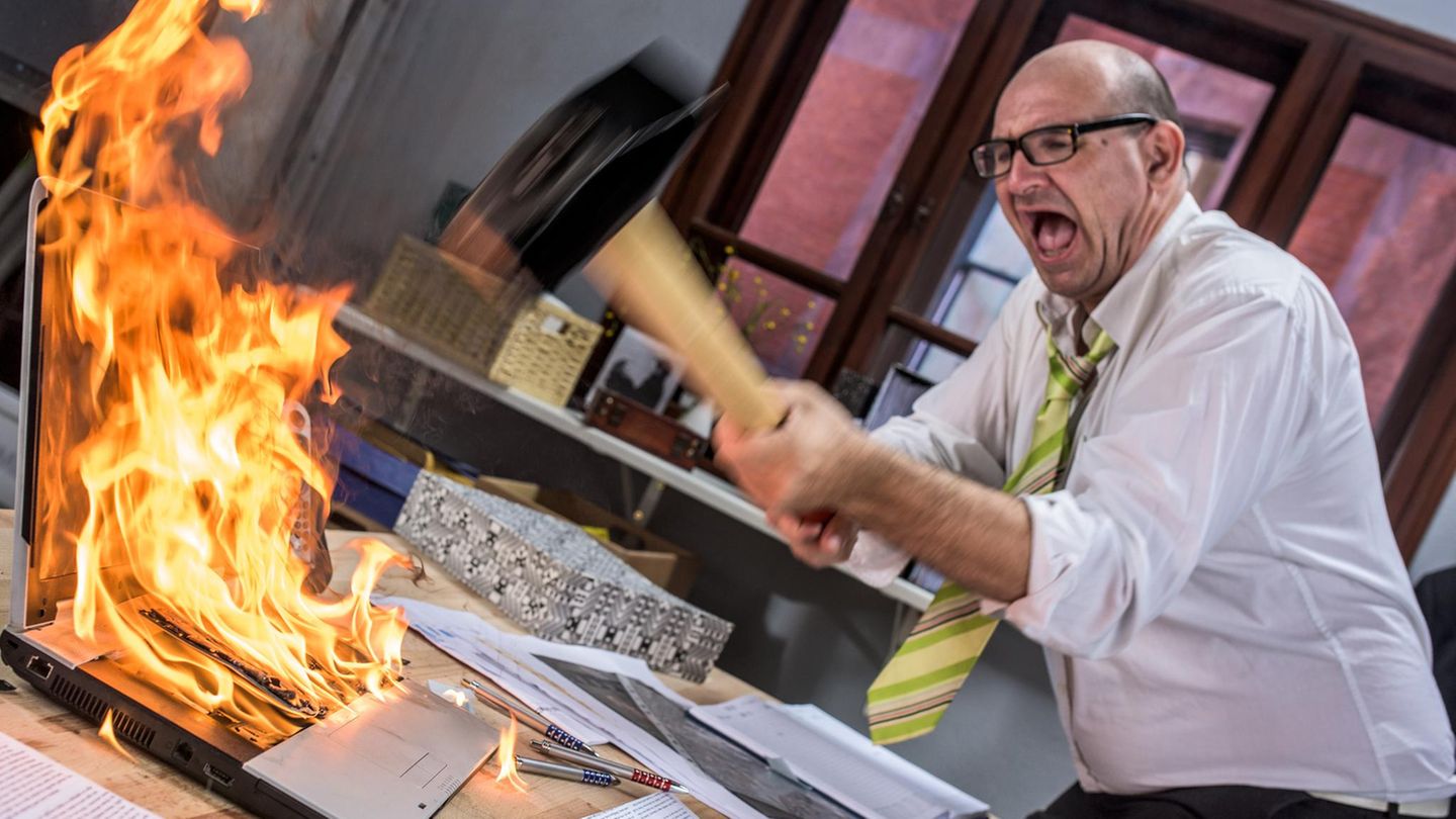 Dutzende Abkürzungen und eine unübersichtliche Auswahl an Geräten: Die Auswahl des passenden Notebooks kann einen durchaus in den Wahnsinn treiben