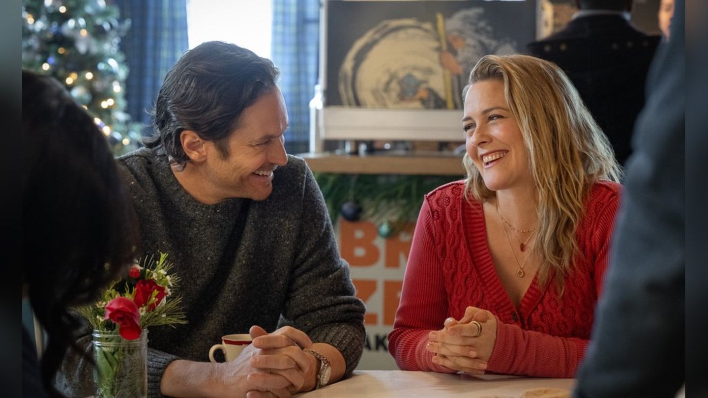 Oliver Hudson und Alicia Silverstone übernehmen die Hauptrollen in einem neuen Netflix-Weihnachtsstreifen.