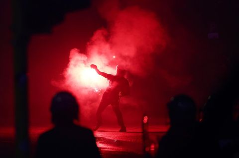 Vor dem Spiel zwischen Italien und Israel kam es in Udine zu Auseinandersetzungen von Demonstranten und der Polizei