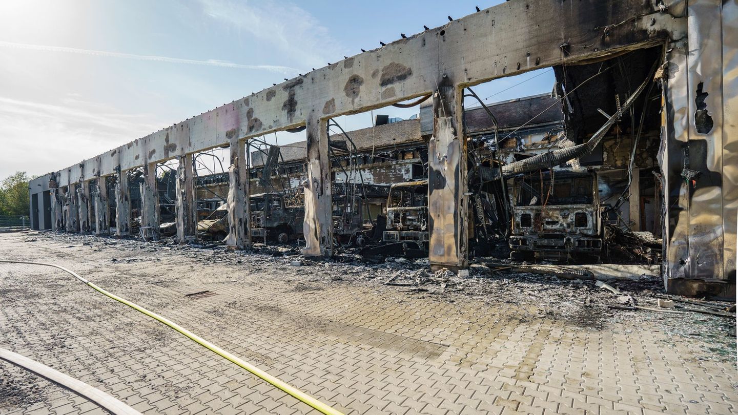 Vor rund einem Jahr brannte das neue Gerätehaus der Freiwilligen Feuerwehr Stadtallendorf aus. Die Flammen richtete einen zweist