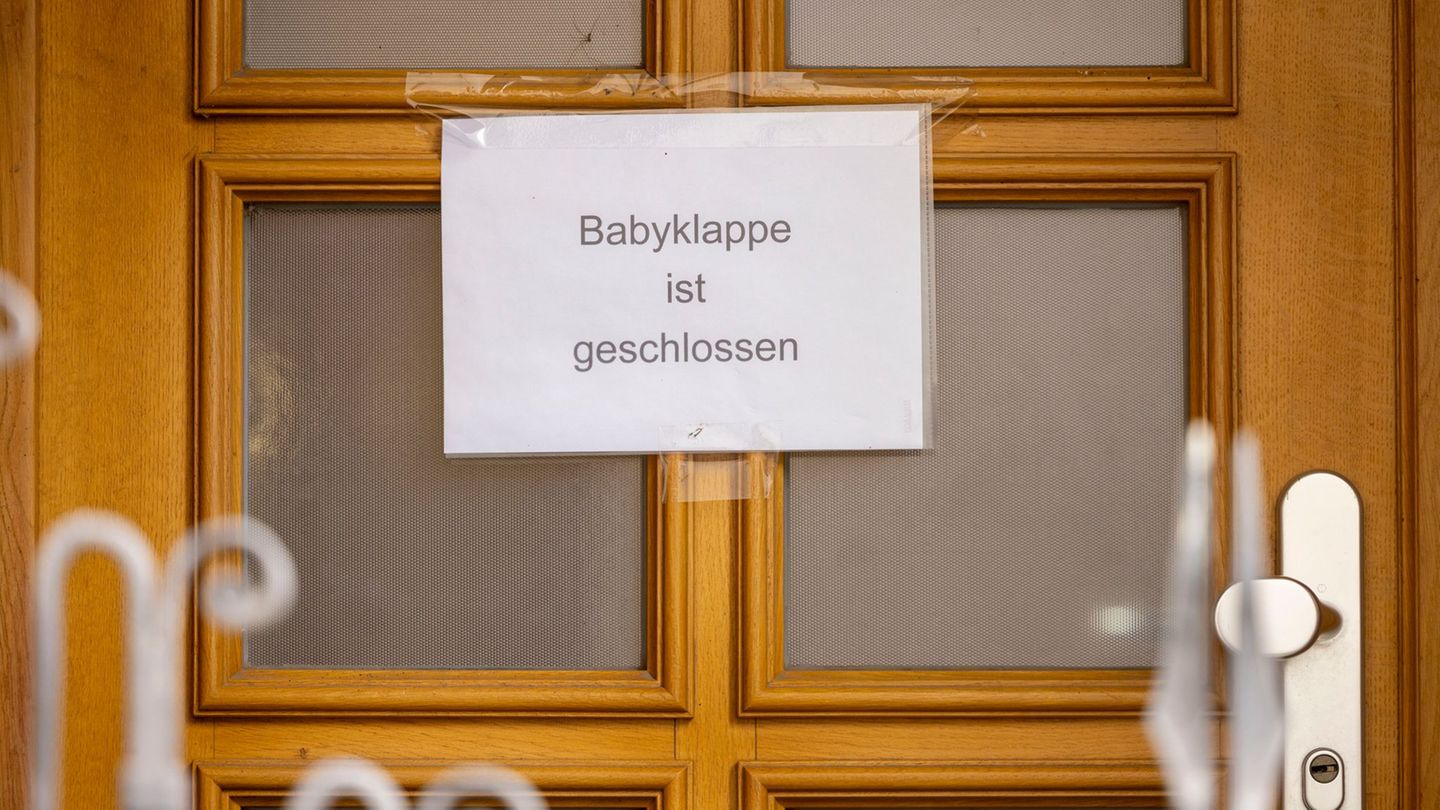 Nach mehr als 20 Jahren gibt es die Babyklappe in der Mainzer Altstadt nicht mehr. Foto: Helmut Fricke/dpa