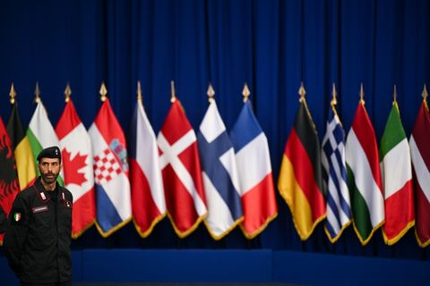 Flaggen von Nato-Mitgliedsstaaten