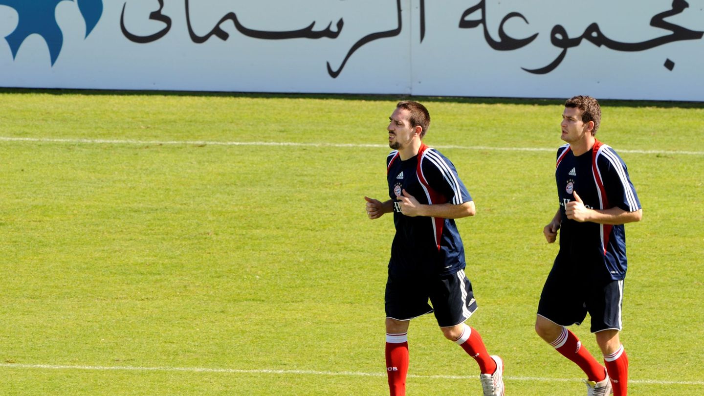Görlitz, hier im Jahr 2010 mit Franck Ribéry, spielte einst Bundesliga, heute trainiert er einen A-Klassen-Club. Foto: picture a