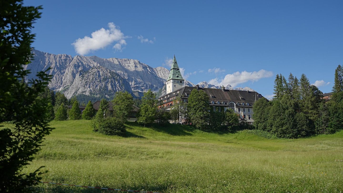Schloss Elmau, Bayern (3 Keys)