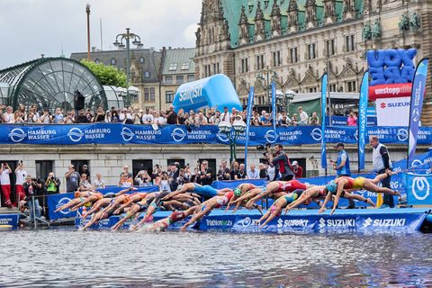 Hamburg wird 2027 Schauplatz der Finals der World Triathlon Championship Series. (Archivbild) Foto: Georg Wendt/dpa
