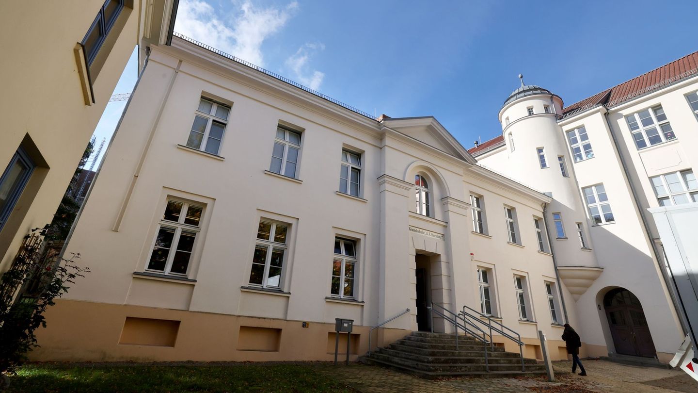 Notfälle: Nach Fund von Kinderleiche – Ministerin besucht Grundschule