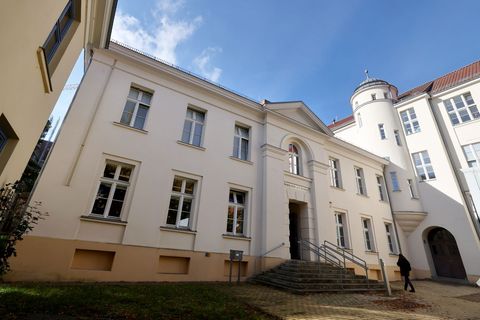 In der Grundschule bietet nach Aussage Oldenburgs ein "Raum der Stille eine Möglichkeit des Gedenkens und des Innehaltens". Foto