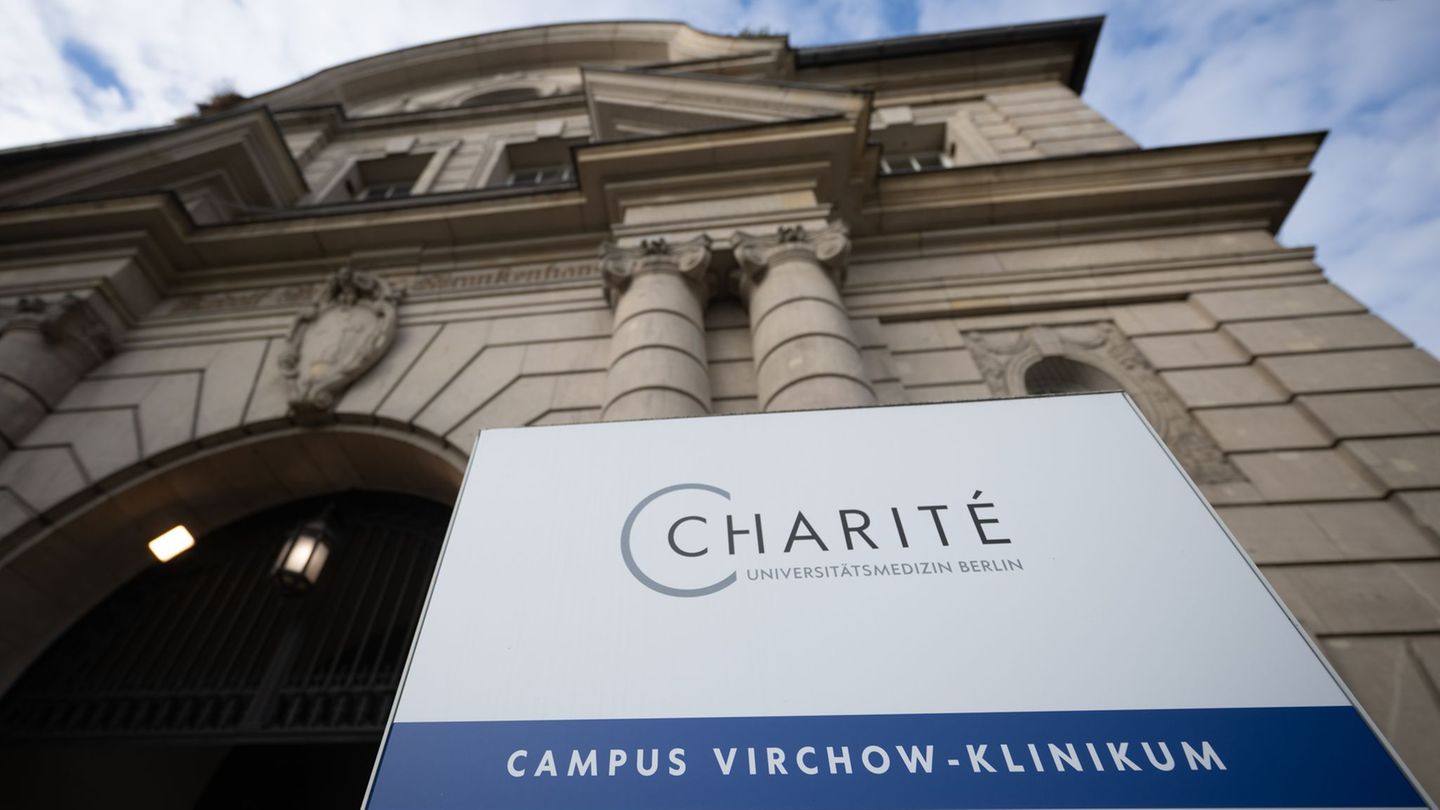 Das Virchow-Klinikum hat von einer Großspende in Höhe von 350.000 Euro profitiert. (Archivbild) Foto: Sebastian Gollnow/dpa