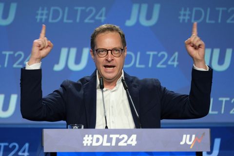 CSU-Generalsekretär Martin Huber verteidigt die Brandmauer der Union gegen jeden Versuch, sie zu lockern. Alles andere würde die