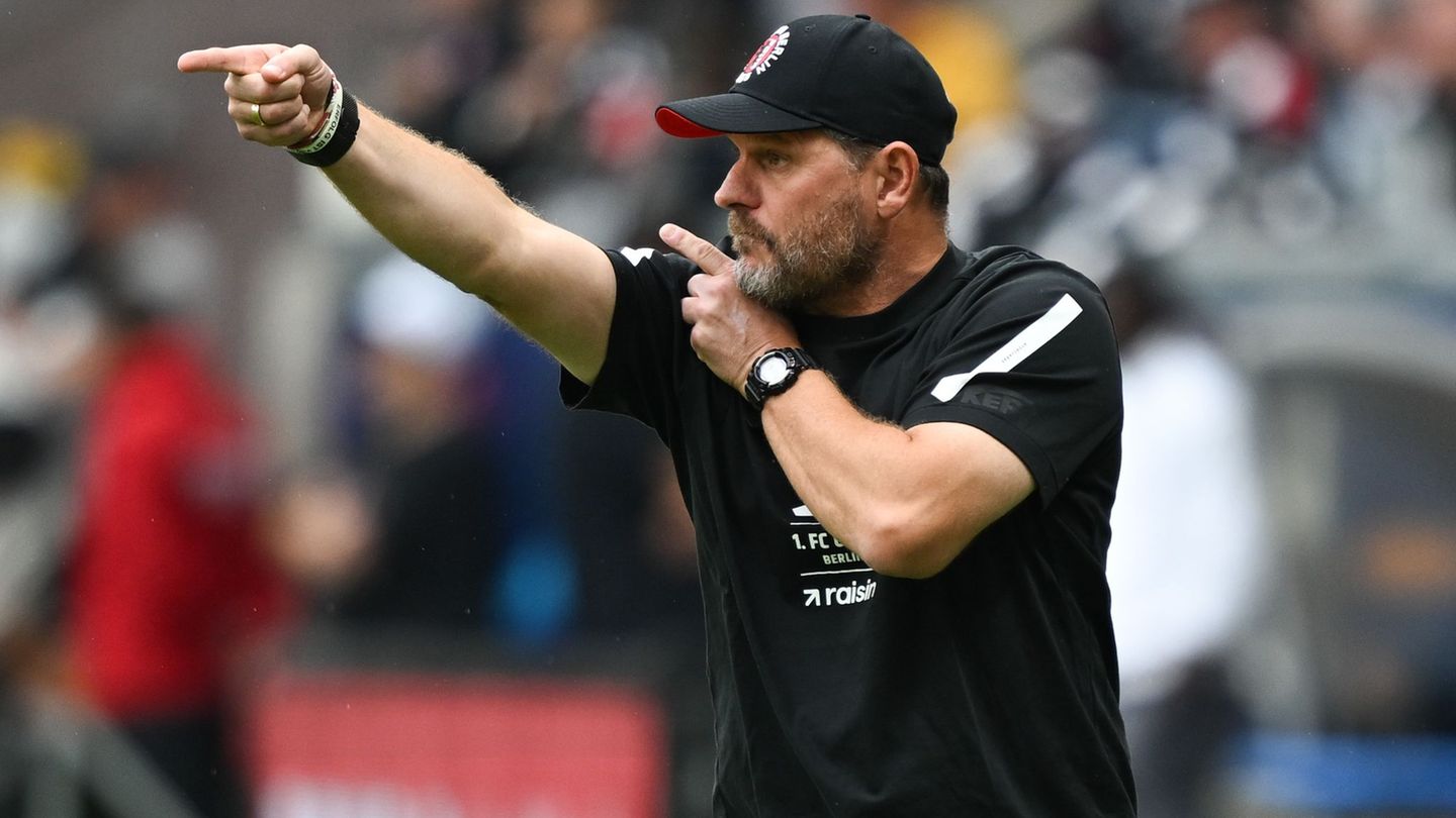 Heimserie verbessern: Baumgart will mit Union gegen Gladbach gewinnen. (Archivbild) Foto: Arne Dedert/dpa