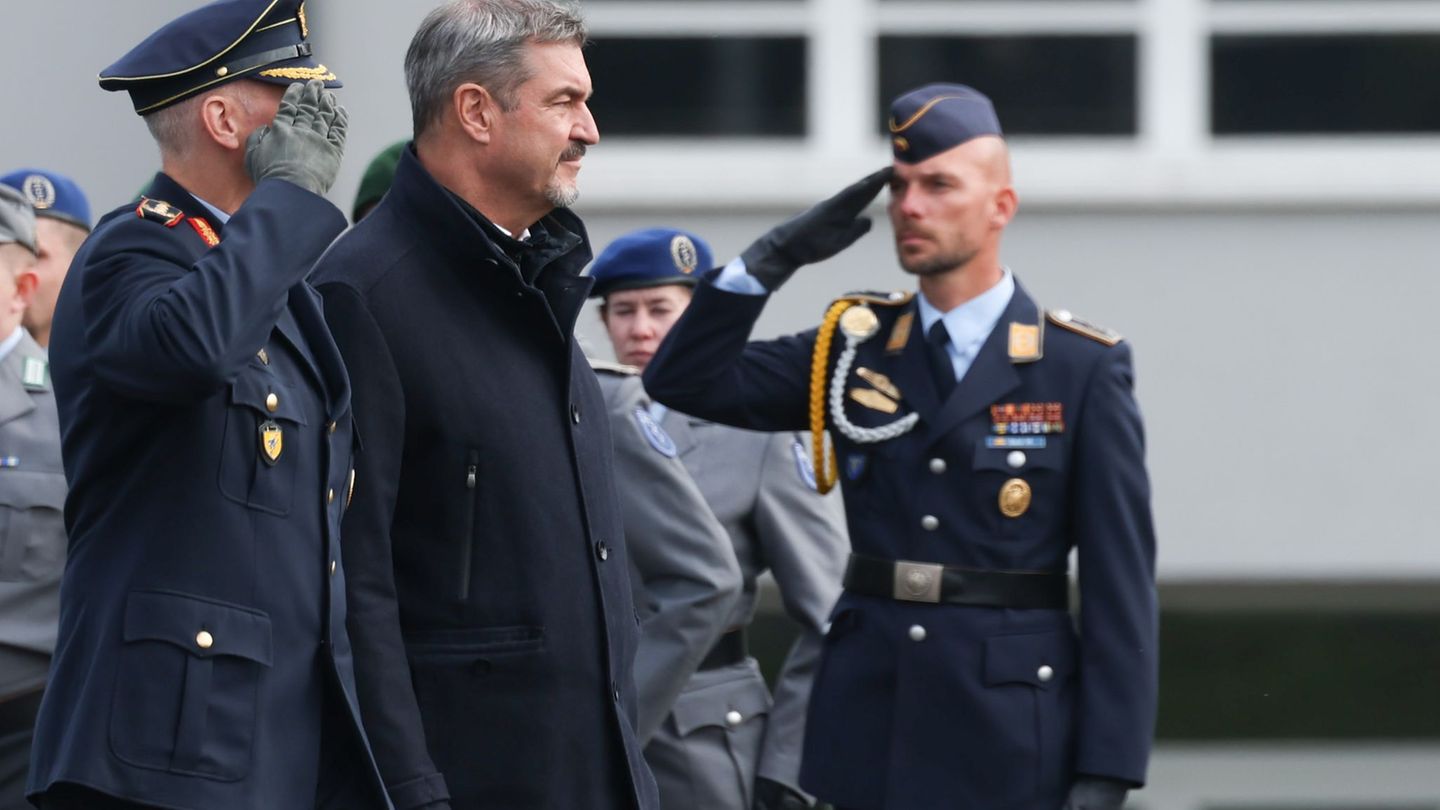 Die Debatte um die Wehrpflicht sollte aus der Sicht von CSU-Chef Söder schnell beendet werden. Foto: Daniel Karmann/dpa