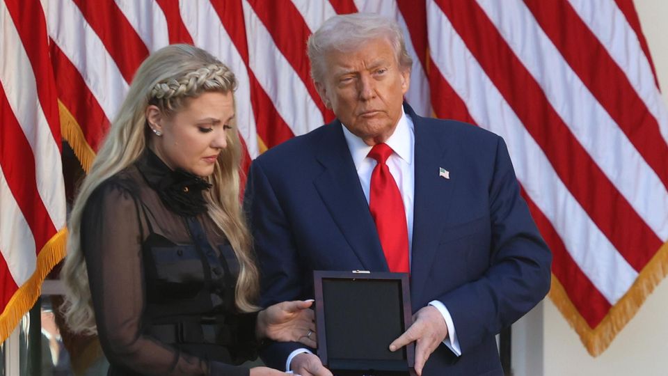 US-Präsident Donald Trump präsentiert die "Medal of Honor" für den ermordeten Charlie Kirk