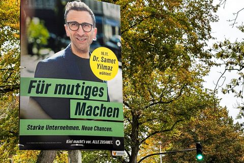 Der Grünen Oberbürgermeisterkandidat von Kiel, Samet Yilmaz, weist alle Vorwürfe zurück, er könnte türkischen Nationalismus oder