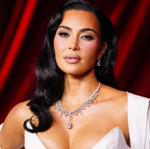 Kim Kardashian verkauft jetzt Schamhaar-Tangas Kim Kardashian verkauft jetzt Schamhaar-Tangas