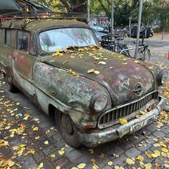 Bloß nicht waschen - dieser Opel in Berlin ist ein Experiment.