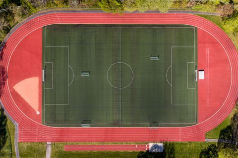 Niedersachsen will die Sportplätze gerade im ländlichen Raum modernisieren. (Symbolbild) Foto: Jan Woitas/dpa-Zentralbild/dpa