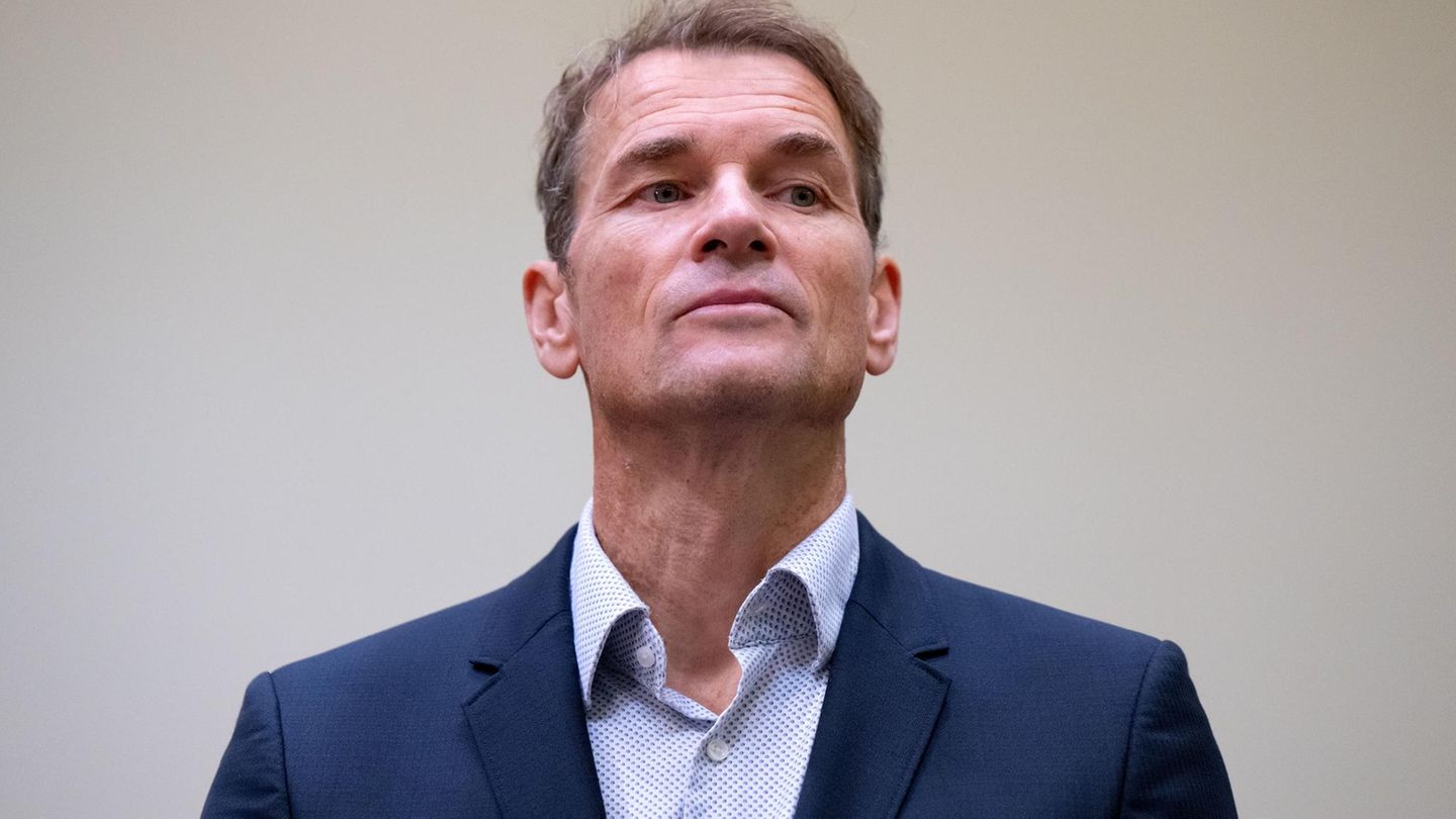 Jens Lehmann: Lawyer sues for salary from the “chainsaw trial”.