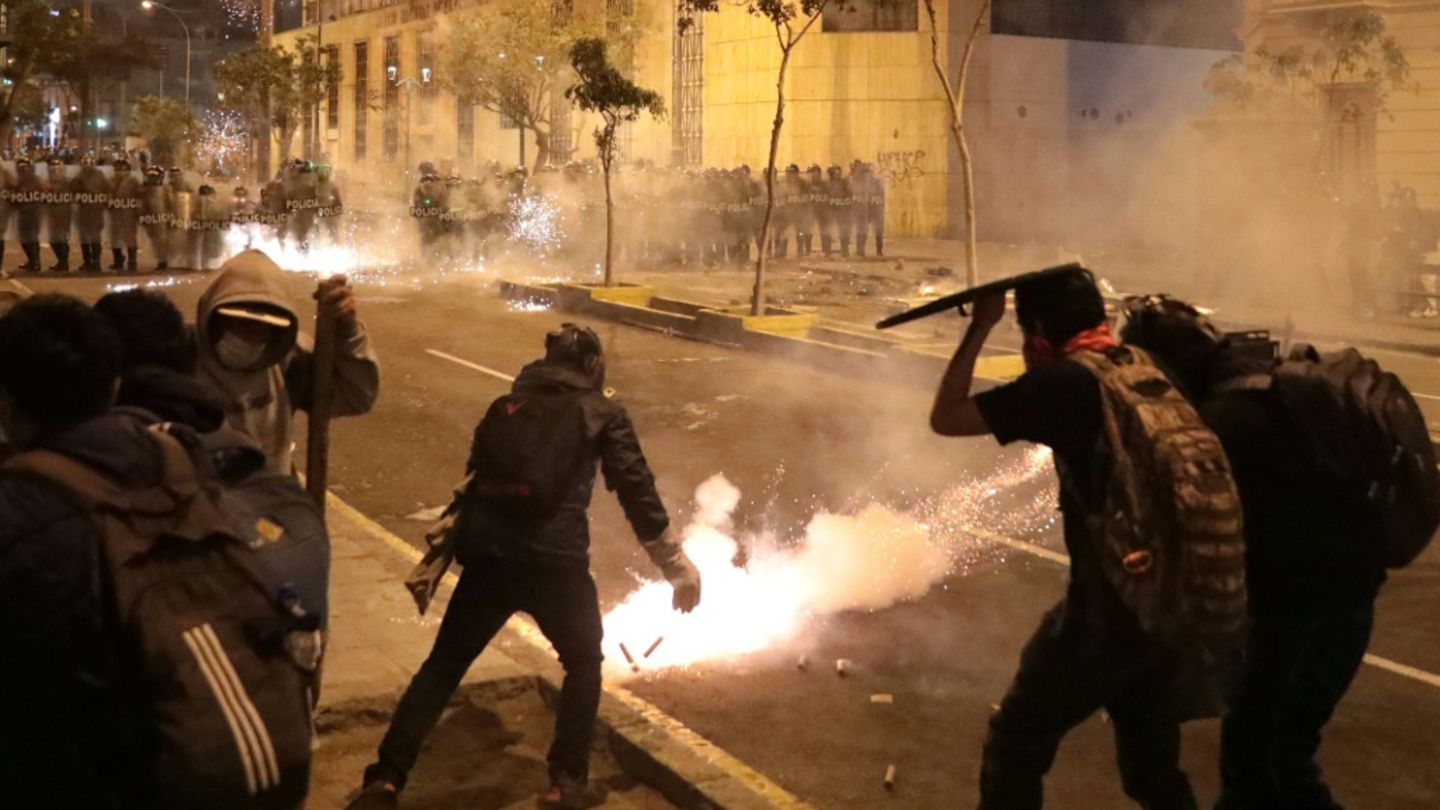 Gewaltsame Proteste in Lima