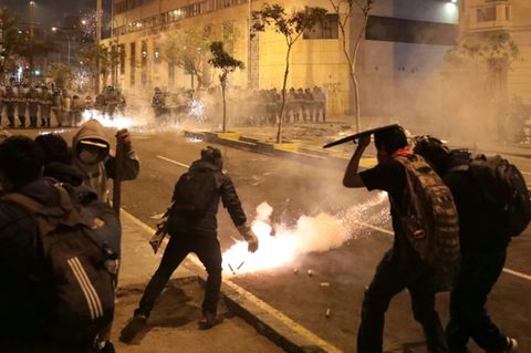 Gewaltsame Proteste in Lima