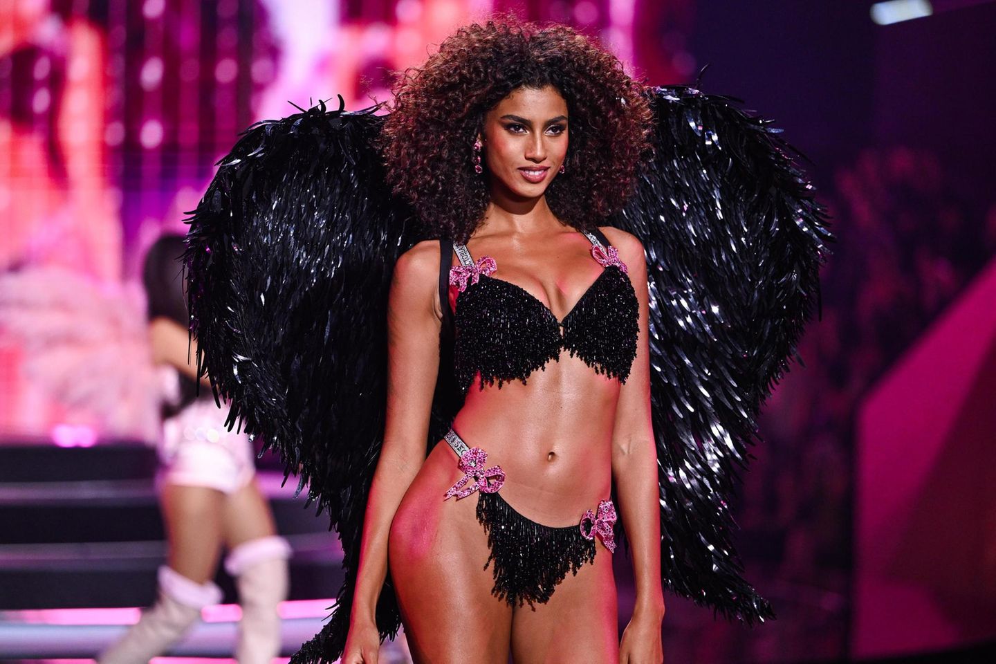 Imaan Hammam auf dem Laufsteg von Victorias Secret