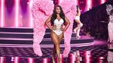 Paloma Elsesser auf dem Laufsteg während der Victoria's Secret Fashion Show 2025
