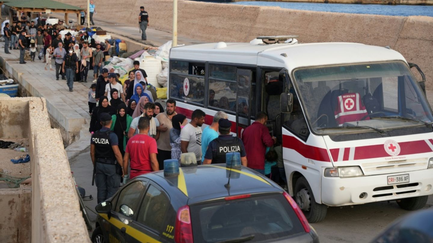 Ankunft von Flüchtlingen auf Lampedusa 2023