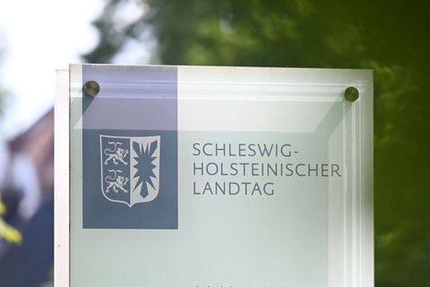 Der Innen- und Rechtsausschuss soll über einen fraktionsübergreifenden Antrag zur Änderung der Landesverfassung beraten. (Archiv