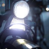 Eine Fahrradlampe mit Standlichtfunktion
