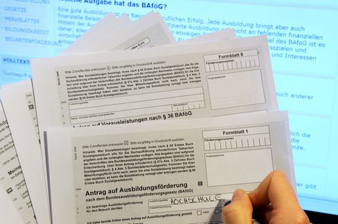 Die Zahl der Bafög-Empfänger in Bayern ist in den vergangenen zehn Jahren deutlich gesunken (Archivbild). Foto: picture alliance