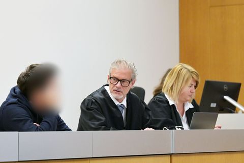 Das Gericht verhängte gegen den Angeklagten eine Haftstrafe sowie ein Berufsverbot. (Archivbild) Foto: Malin Wunderlich/dpa