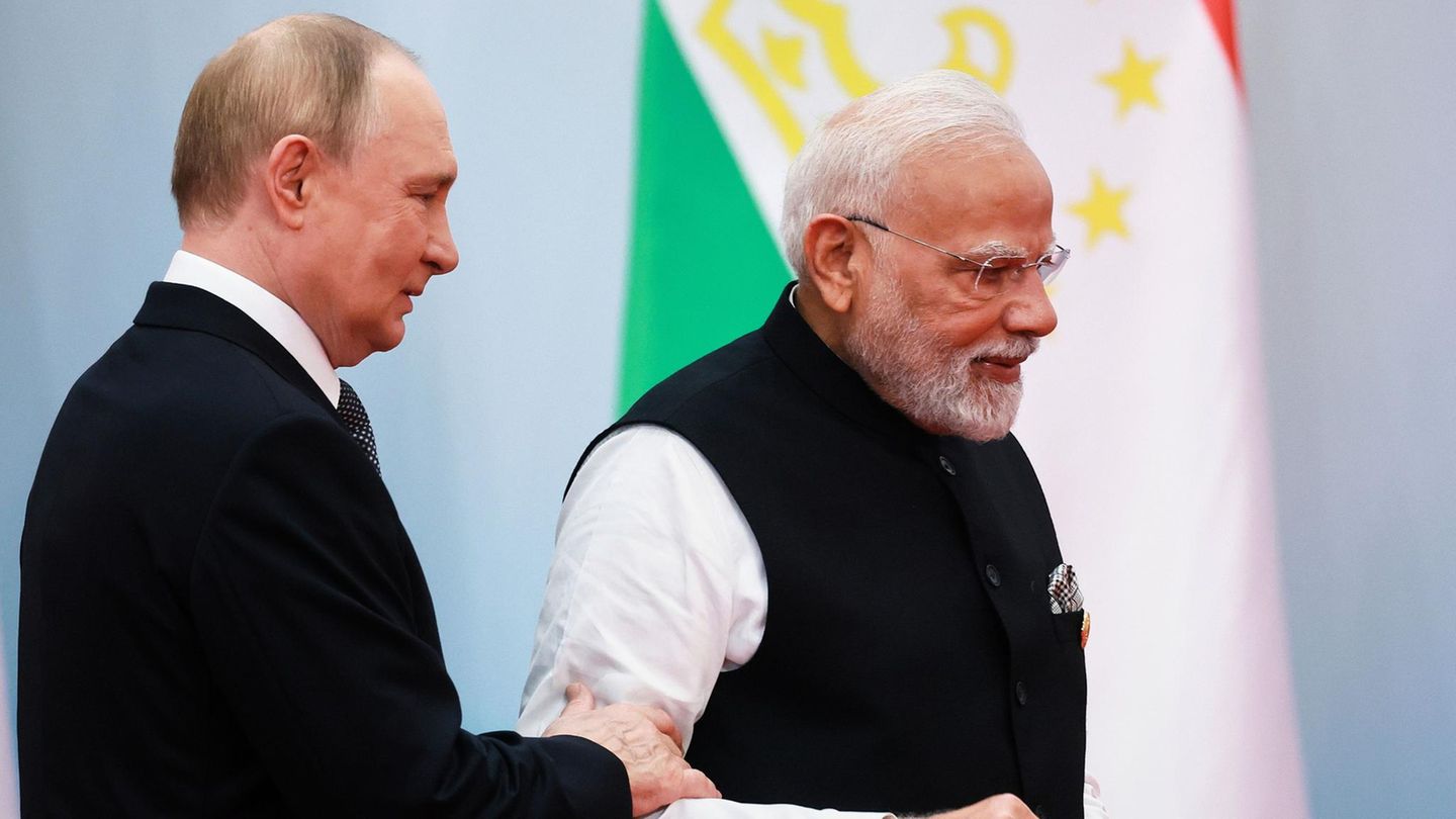 Russlands Präsident Wladimir Putin und Indiens Premier Narendra Modi bei einem Gipfel in China