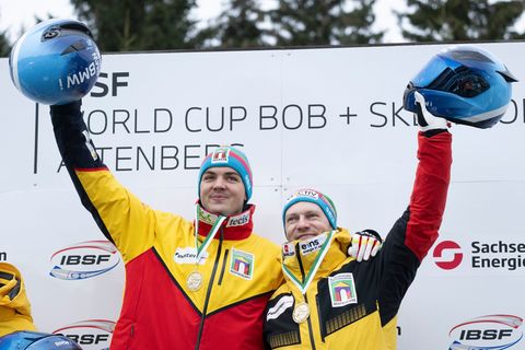 Für Francesco Friedrich (r) gibt es keinen Grund zum Jubel mehr. Foto: Sebastian Kahnert/dpa