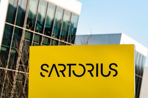 Sartorius legt bei Umsatz und Gewinn zu. (Archivbild) Foto: Swen Pförtner/dpa