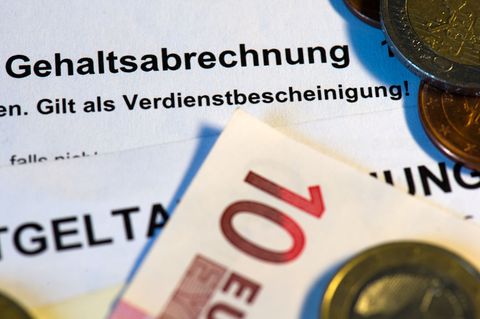 Zwischen Ost und West klafft weiterhin eine Lohnlücke von fast 21 Prozent. (Symbolbild) Foto: Arno Burgi/dpa-Zentralbild/dpa