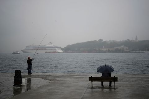 Ein Regentag in Istanbul - angesichts der Wasserprobleme im Land sind darüber viele dankbar. (Archivbild) Foto: Francisco Seco/A