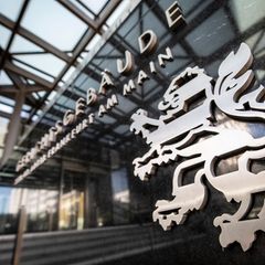 Das OLG Frankfurt will 720 Millionen Euro russisches Vermögen einziehen. Foto: Boris Roessler/dpa/dpa-tmn