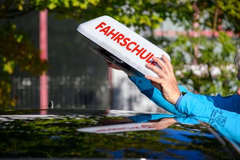Die Fahrschulausbildung soll vereinfacht und günstiger werden. (Archivbild) Foto: Klaus-Dietmar Gabbert/dpa