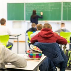 Mit den Leistungen von Schülerinnen und Schülern in Deutschland geht es laut Bildungsstudien bergab. Foto: Philipp von Ditfurth/