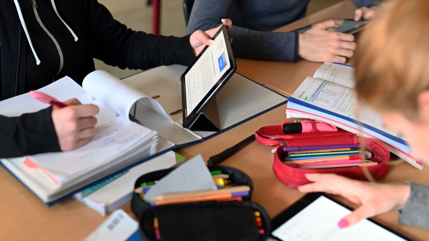 Der IQB-Bildungstrend 2024 hat sinkende Kompetenzen in mathematisch-naturwissenschaftlichen Fächern ergeben. (Symbolbild) Foto: