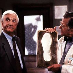 Ed Williams (r.) im Zusammenspiel mit Leslie Nielsen in "Die nackte Kanone 2½".
