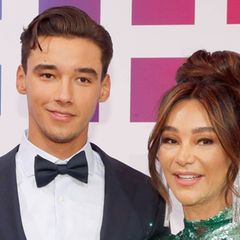Diego mit Mama Verona Pooth bei einem Red-Carpet-Auftrit im Jahr 2023 in Berlin.