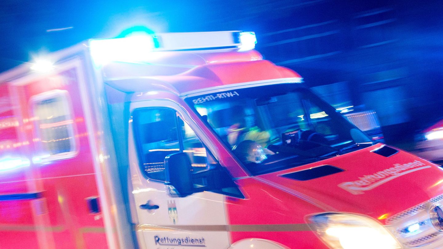 In Bebra hat es einen Verkehrsunfall gegeben, bei dem nach ersten Informationen der Polizei fünf Menschen verletzt wurden. (Symb