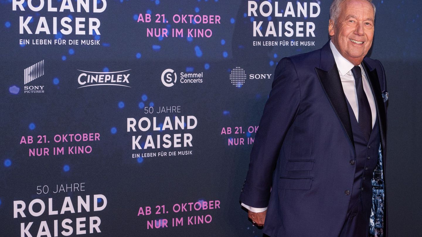 Schlagerstar Roland Kaiser hat seinen Kinofilm präsentiert. Foto: Guido Kirchner/dpa