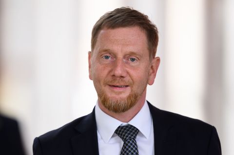 Kretschmer verteidigt die Aussage von Bundeskanzler Friedrich Merz bezüglich der "Probleme im Stadtbild". (Archivbild) Foto: Rob
