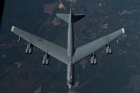 Luftaufnahme eines B52-Bombers der US Air Force