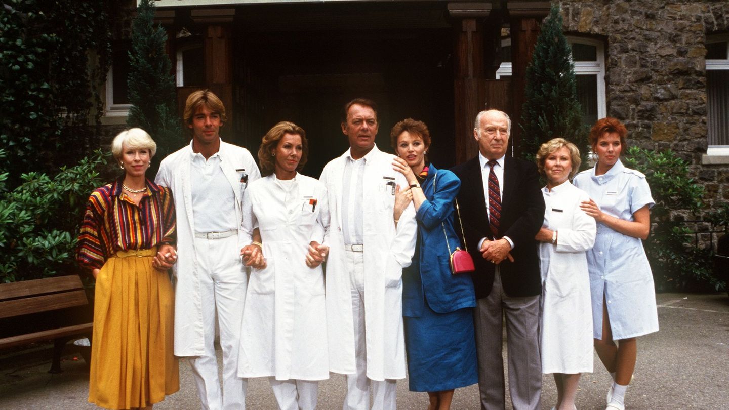 "Die Schwarzwaldklinik" gilt als Meilenstein in der deutschen TV-Geschichte. (Archivbild) Foto: Horst Ossinger/dpa